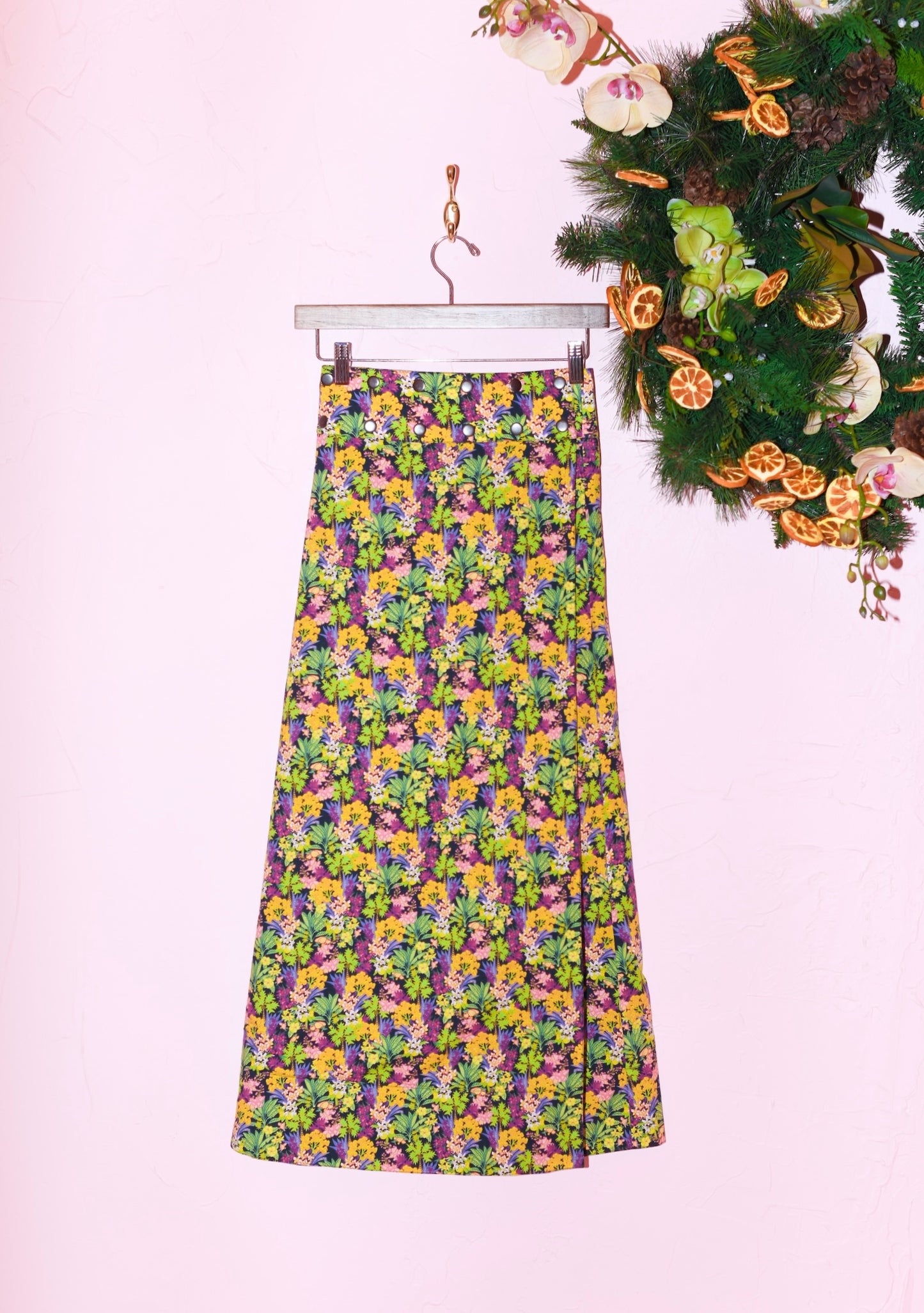 Adjustable Snap Palm Midi Skirt in Tropical Ditsy Papaya Cotton Poplin